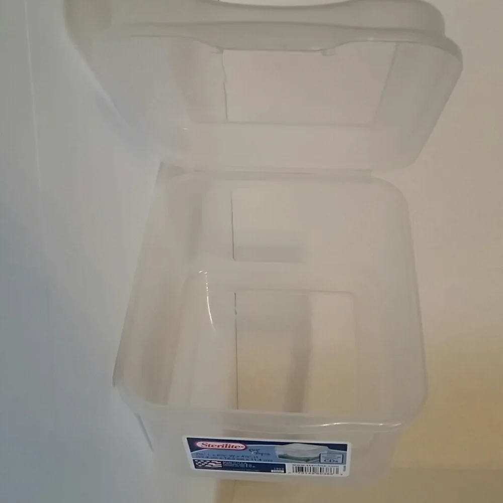 6 Sterilite Flip Top Storage Tubs Boxes